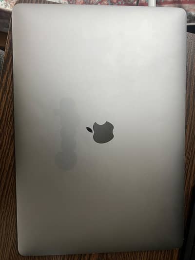 MacBook Pro 15" 2017 | i7 2.8GHz | 16GB RAM | 256GB SSD | Touch Bar