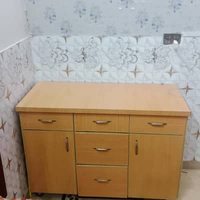 Table of multi drawers