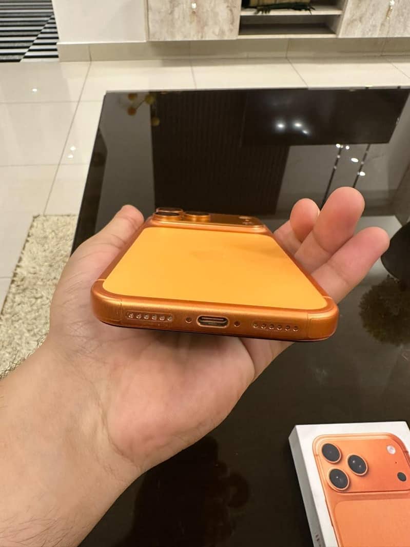 Apple iPhone 17 Pro Max 1