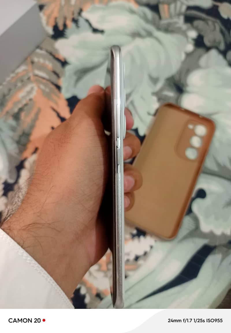 Tecno Spark 40 pro plus 4