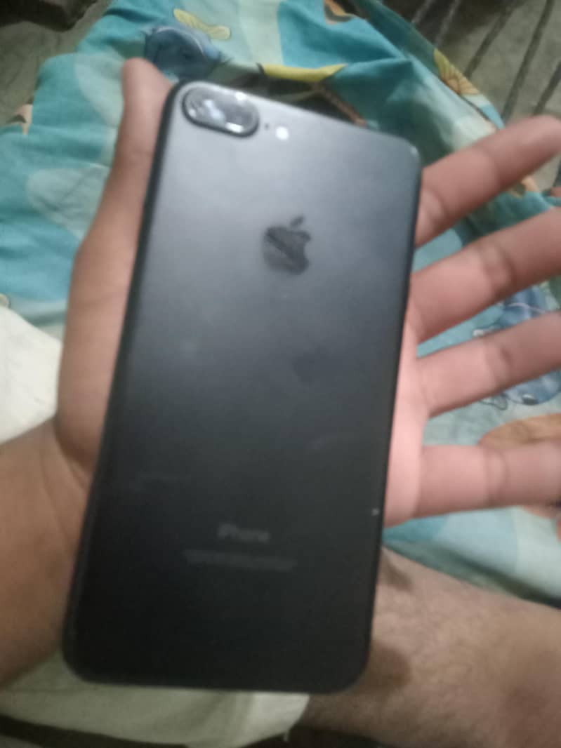 Apple iPhone 7 Plus 1