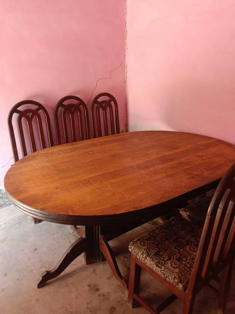 Vip Dining table Full lush Condition 0