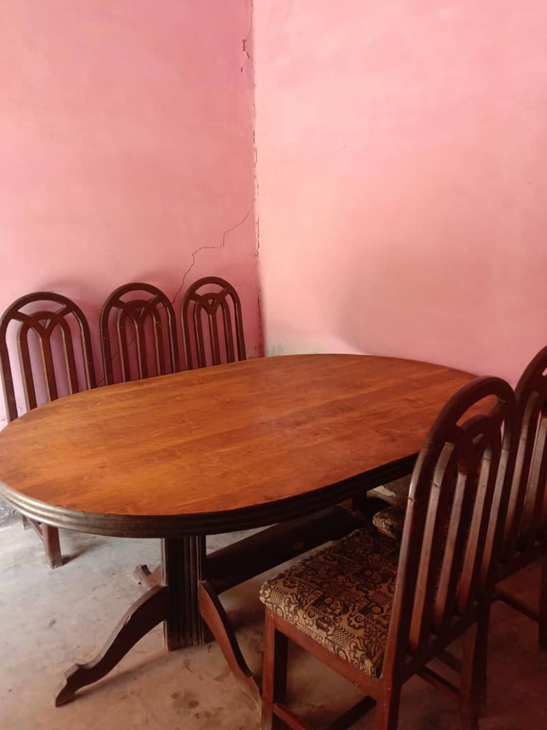 Vip Dining table Full lush Condition 1
