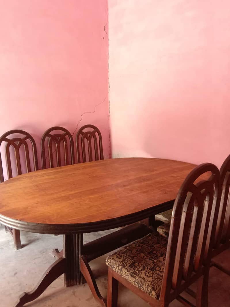 Vip Dining table Full lush Condition 2