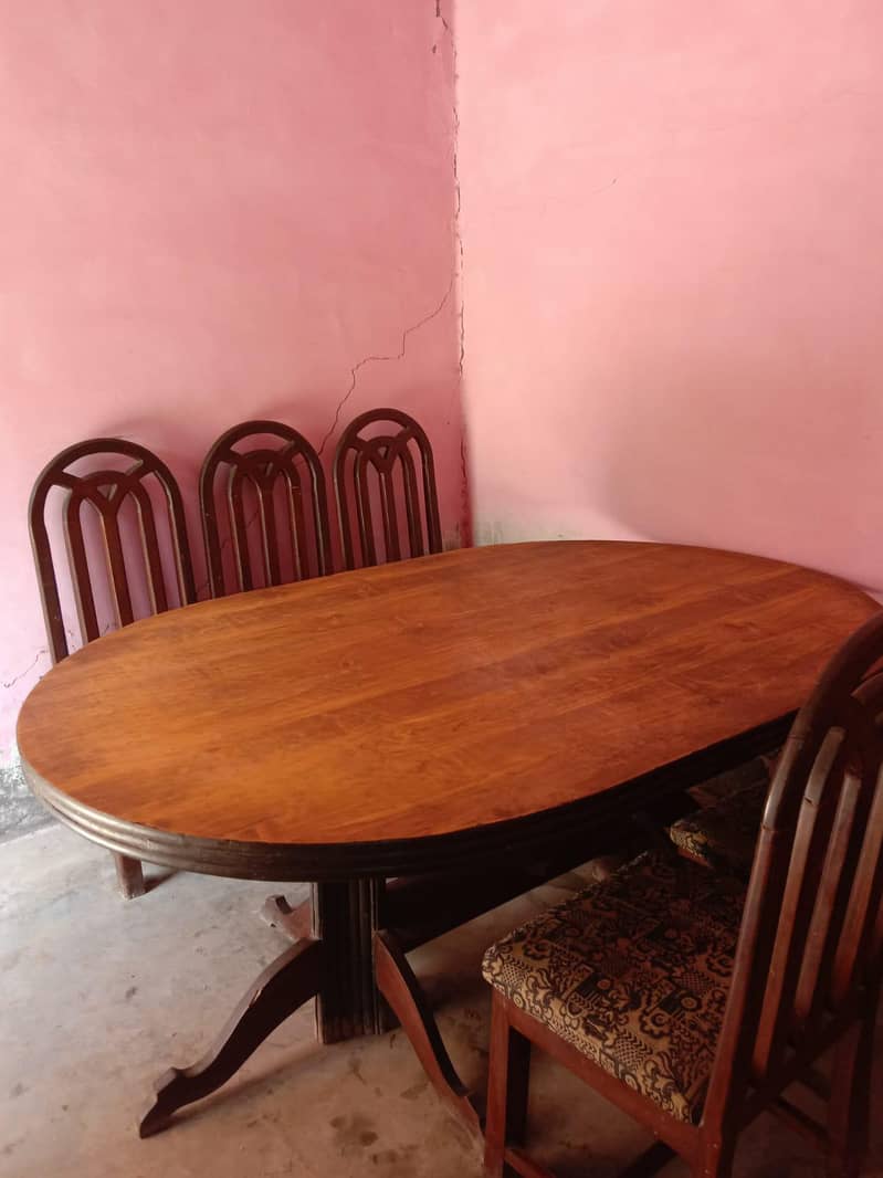 Vip Dining table Full lush Condition 3