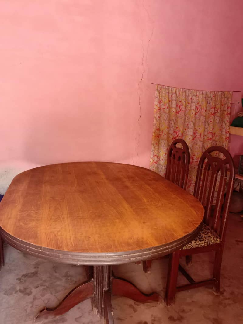 Vip Dining table Full lush Condition 4
