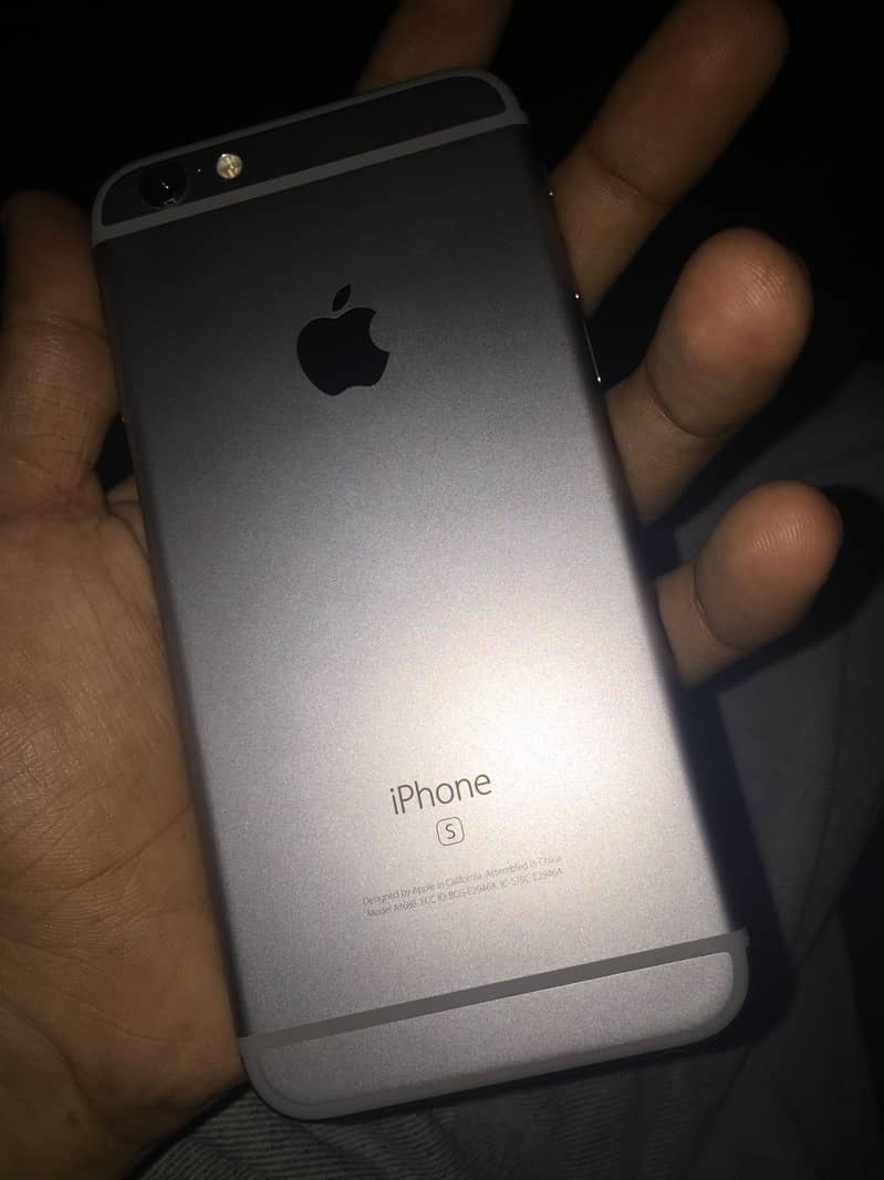 Apple iPhone 6S 1