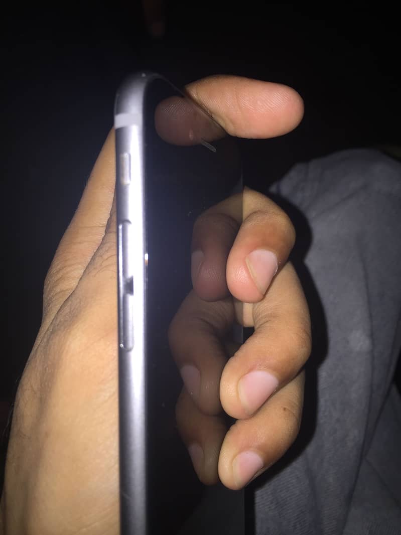 Apple iPhone 6S 4