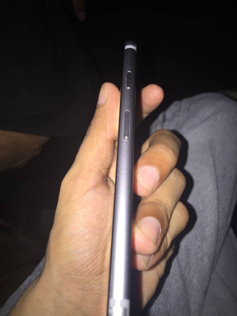 Apple iPhone 6S 5