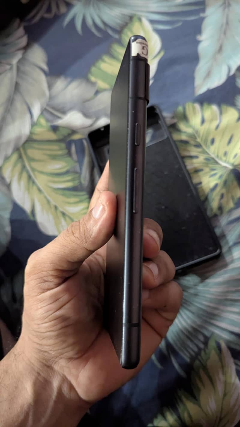 Google Pixel 7a 5