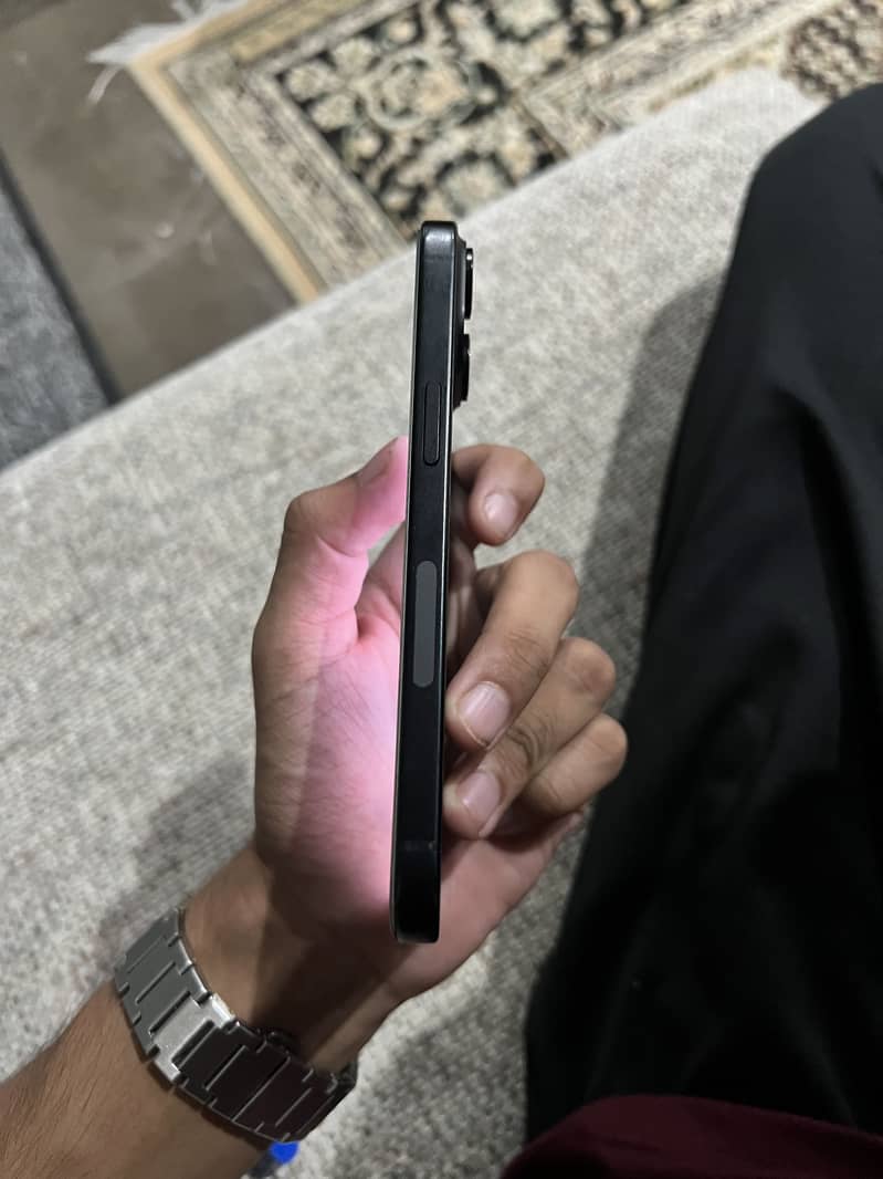 Apple iPhone 15 3