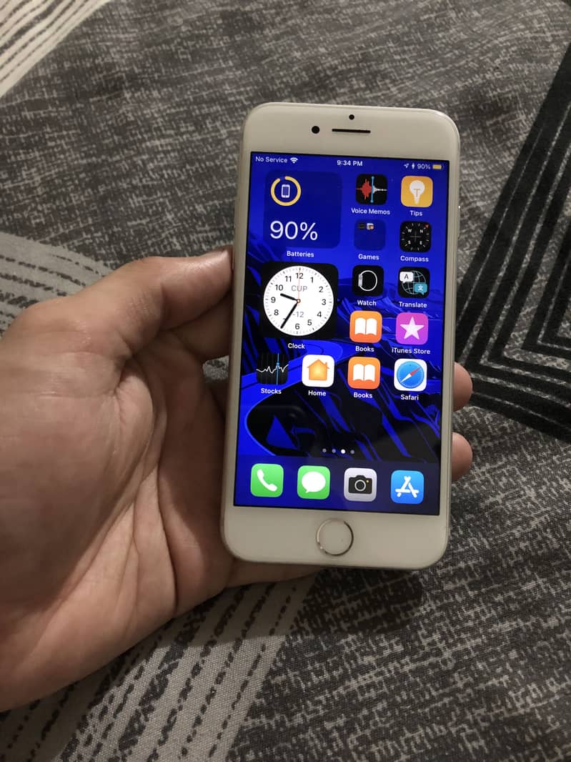 Apple iPhone 7 0