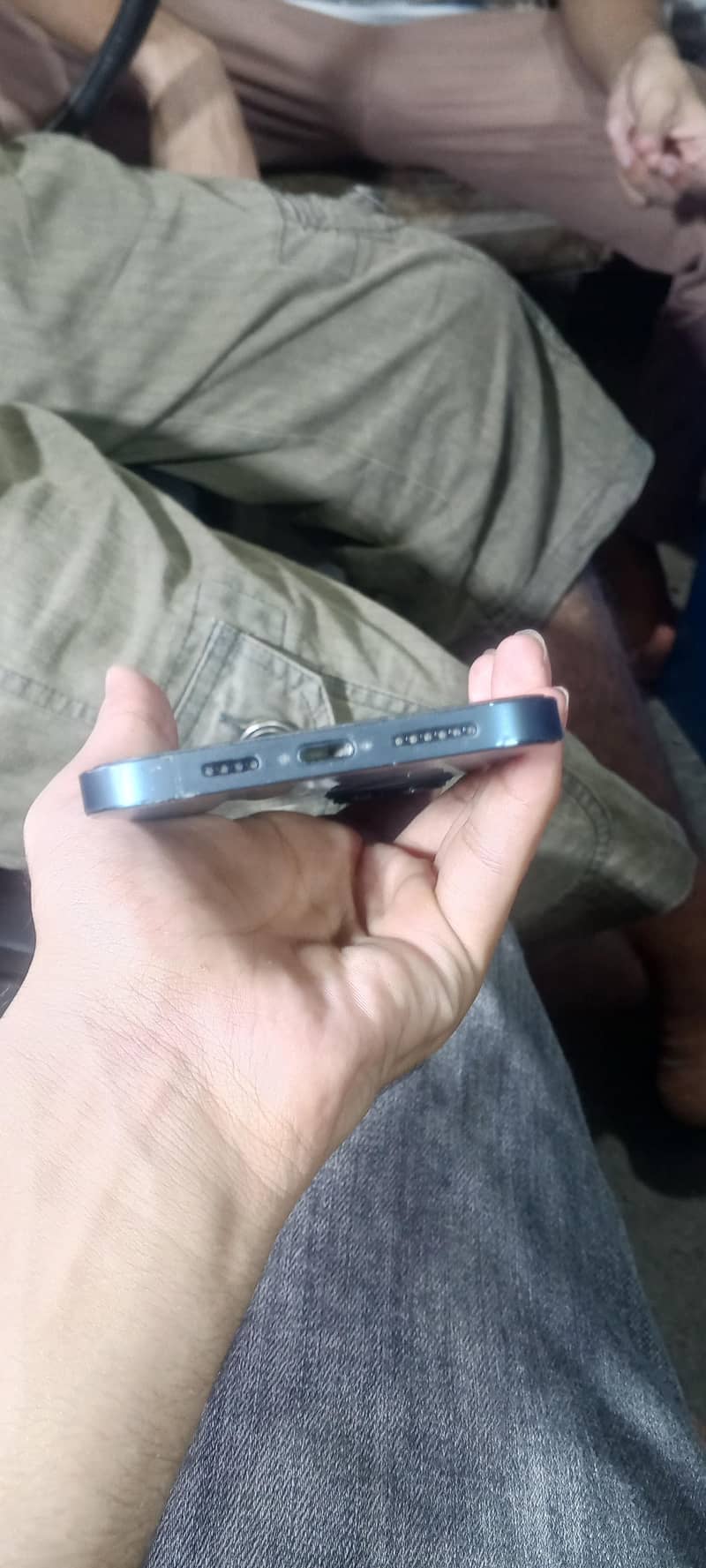 Apple iPhone 12 Pro Max 4