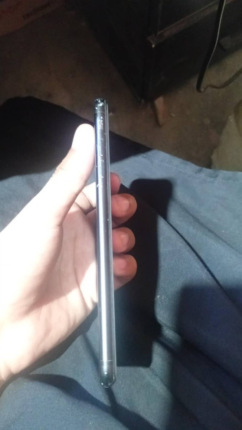 Apple iPhone 7 Plus 3