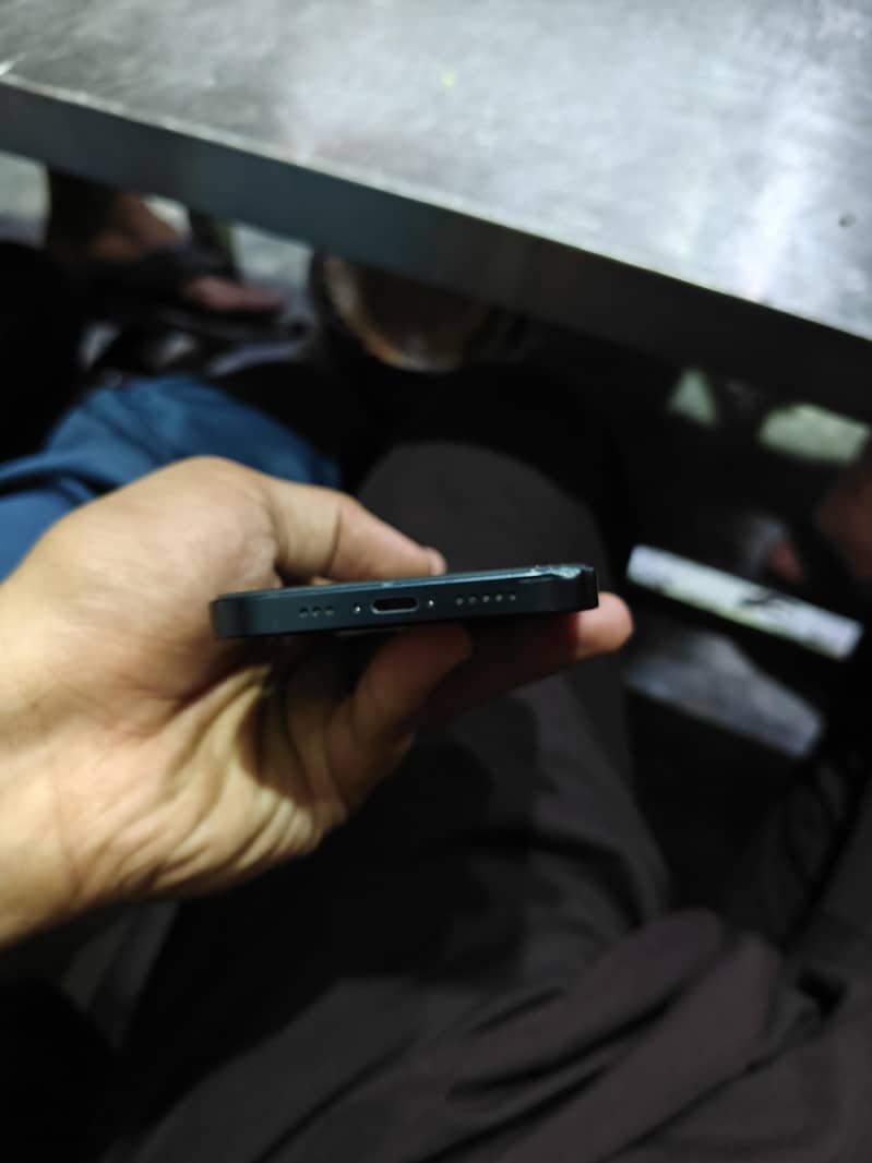 Apple iPhone 13 3