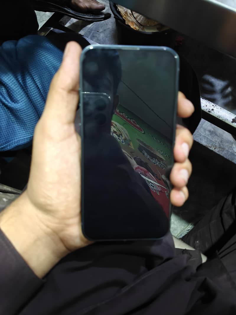 Apple iPhone 13 7