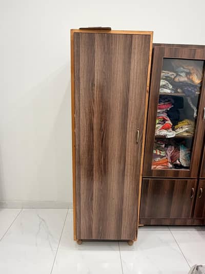 single door wardrobe