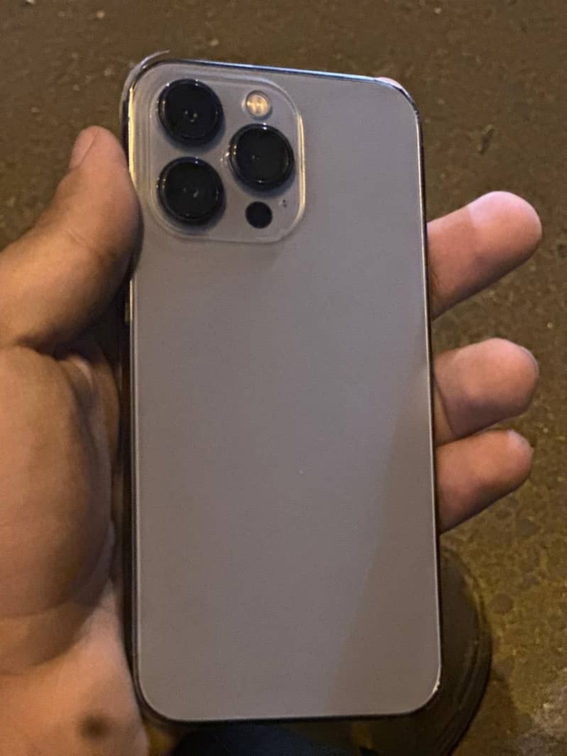 Apple iPhone 13 Pro 2