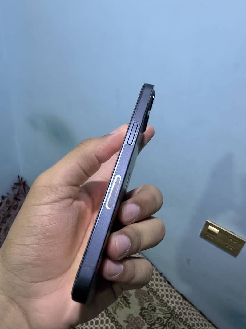 Apple iPhone 13 1