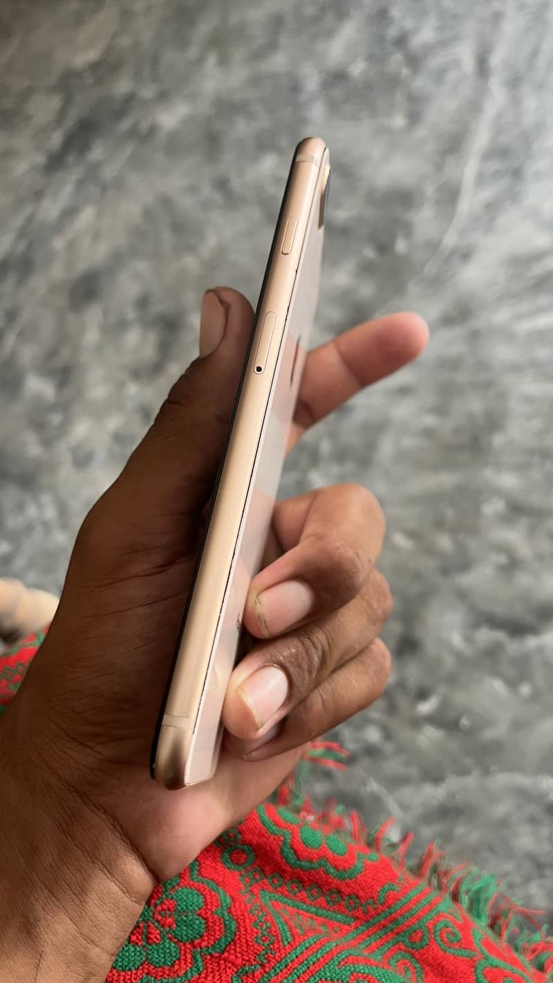 Apple iPhone 8 Plus 4