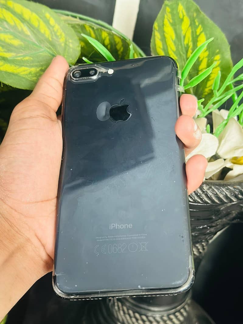 Apple iPhone 7 Plus 0