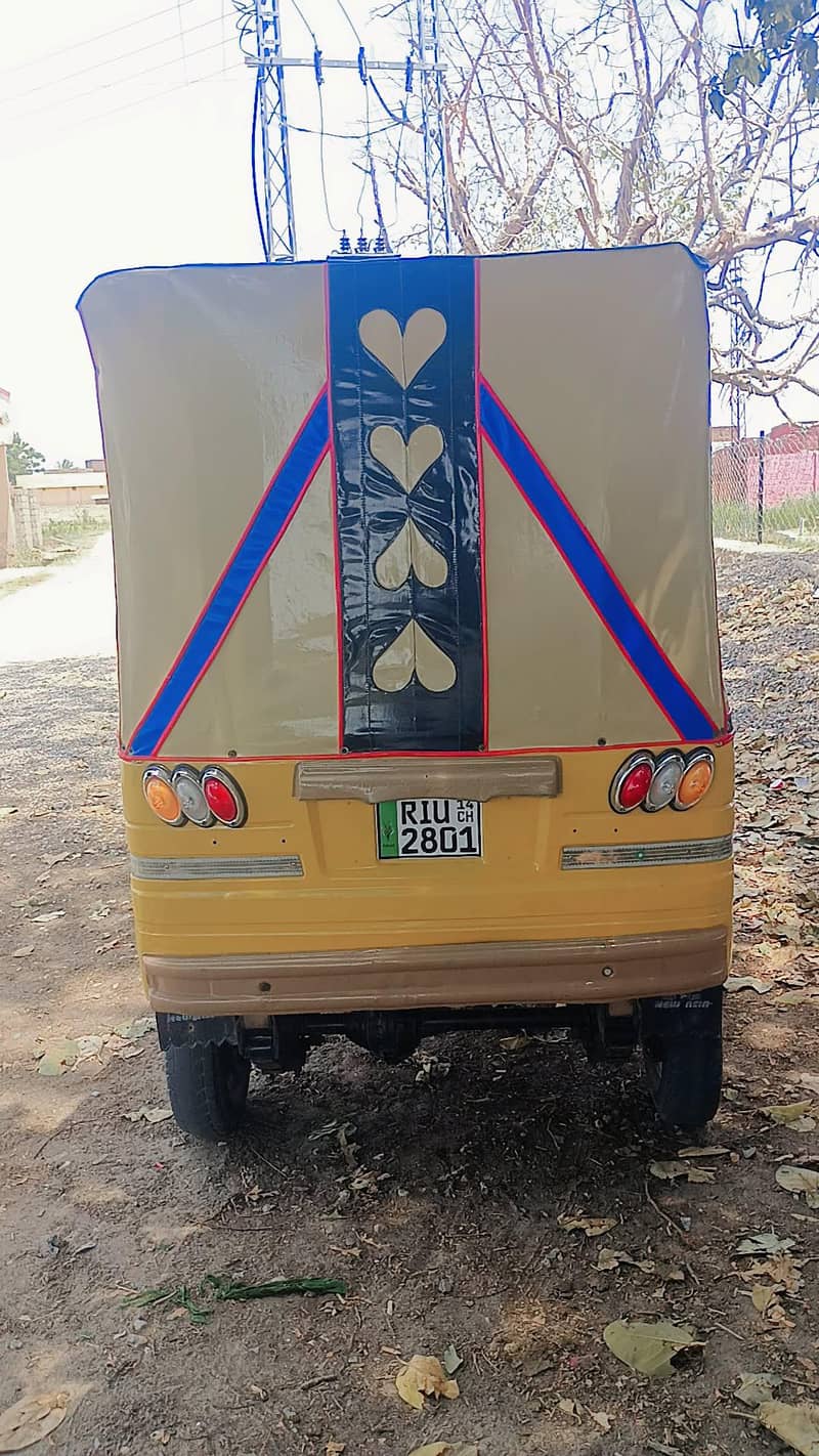 three seater rickshaw 0