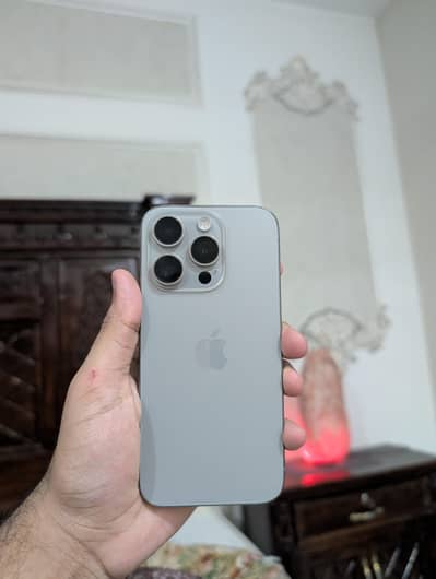 Apple iPhone 15 Pro with box charger