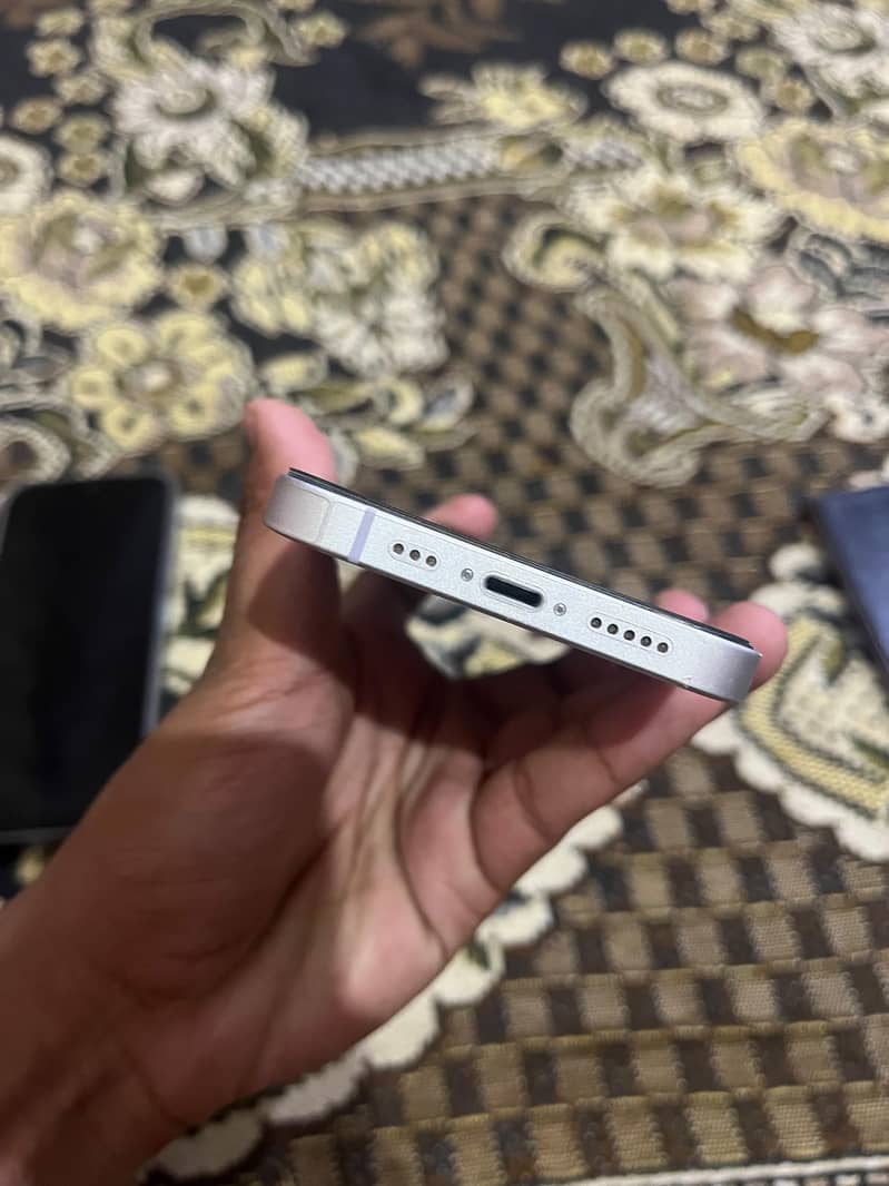 Apple iPhone 14 2