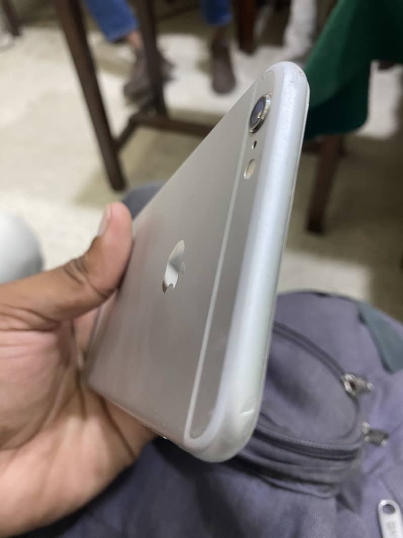 Apple iPhone 6 Plus 0