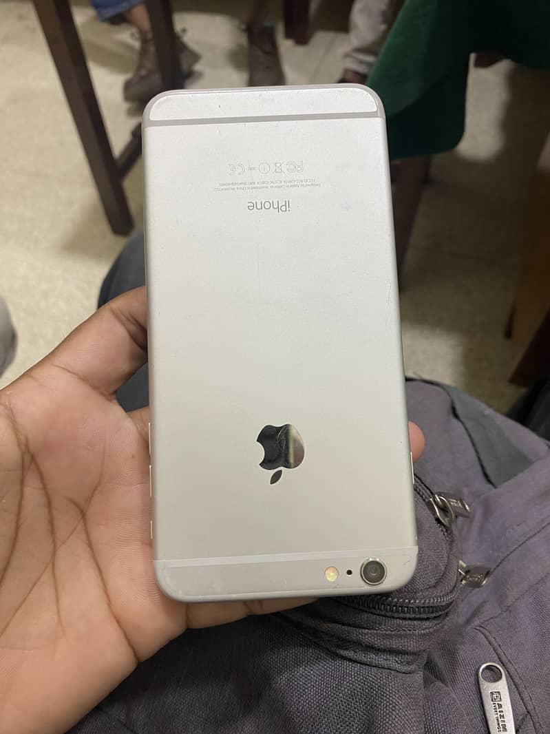 Apple iPhone 6 Plus 1