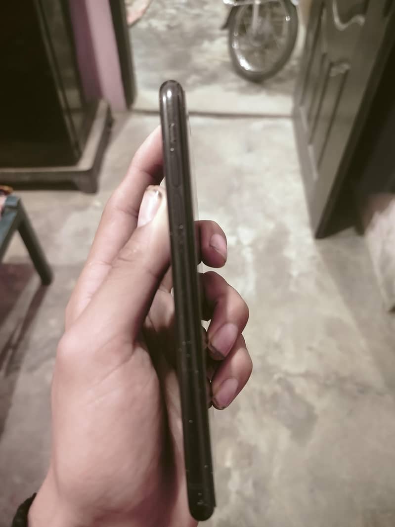 iPhone XR 1