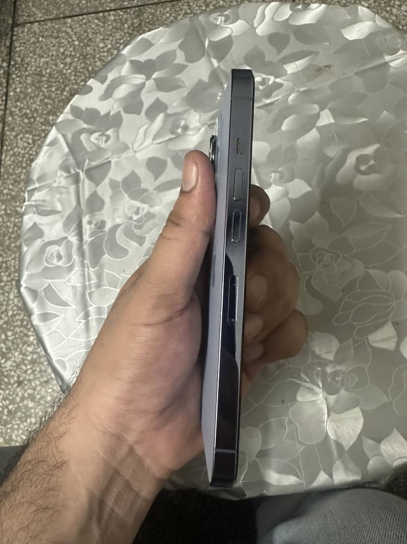 Apple iPhone 13 Pro 2