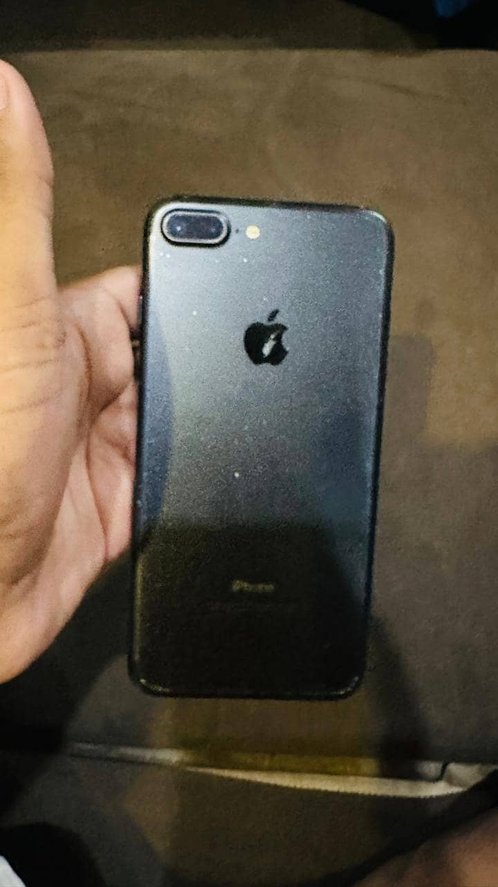 Apple iPhone 7 Plus 1