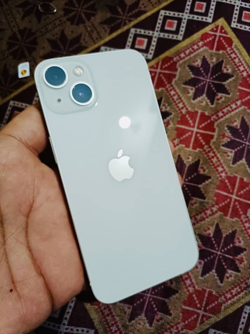 Apple iPhone 13 5