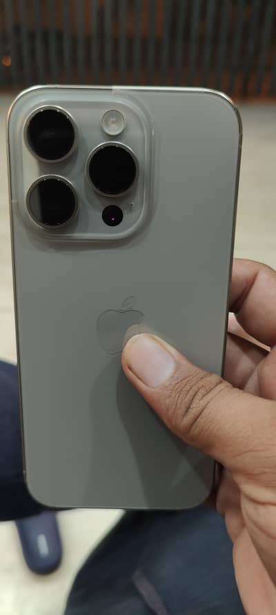 Apple iPhone 15 Pro watar pack Air tight