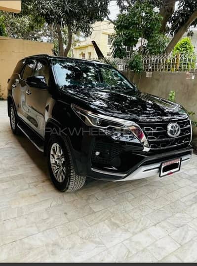 Toyota Fortuner V 2021