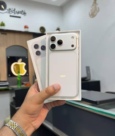 Apple iPhone 17 Pro Max add zuror read Karen