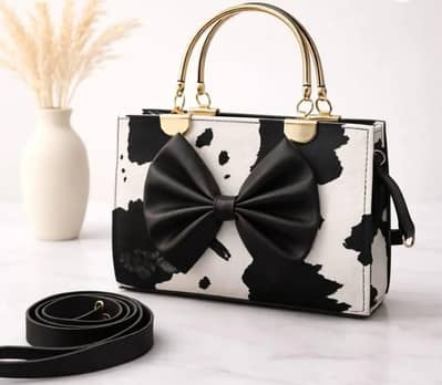 Women black leather Bag