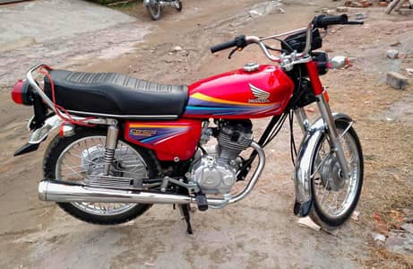 Honda 125 CG bike model 2011 on hai 0325=8700=655