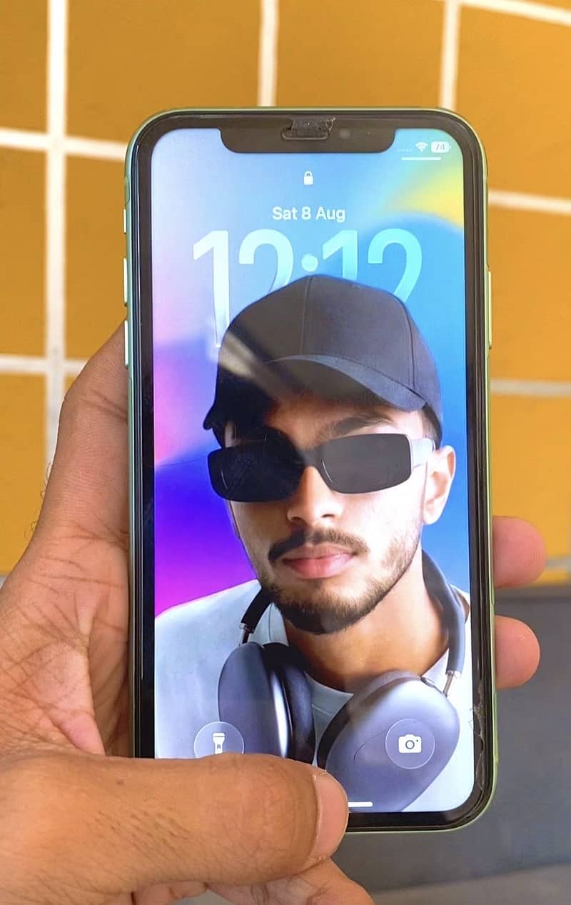 iPhone 11 3