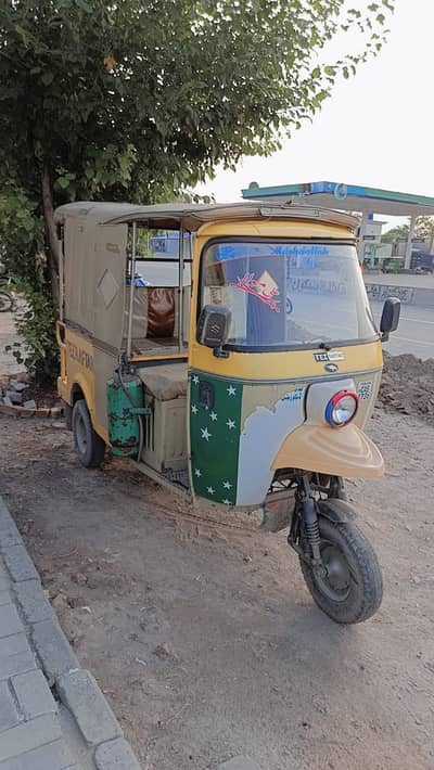 Tez Raftar Auto Rikshaw