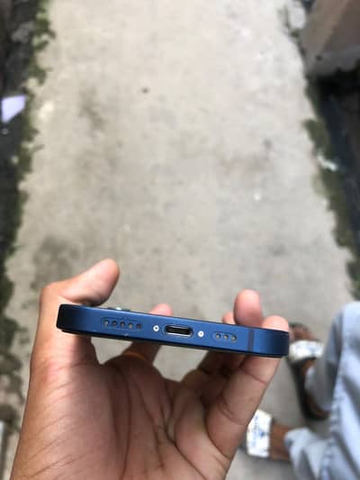 Apple iPhone 12