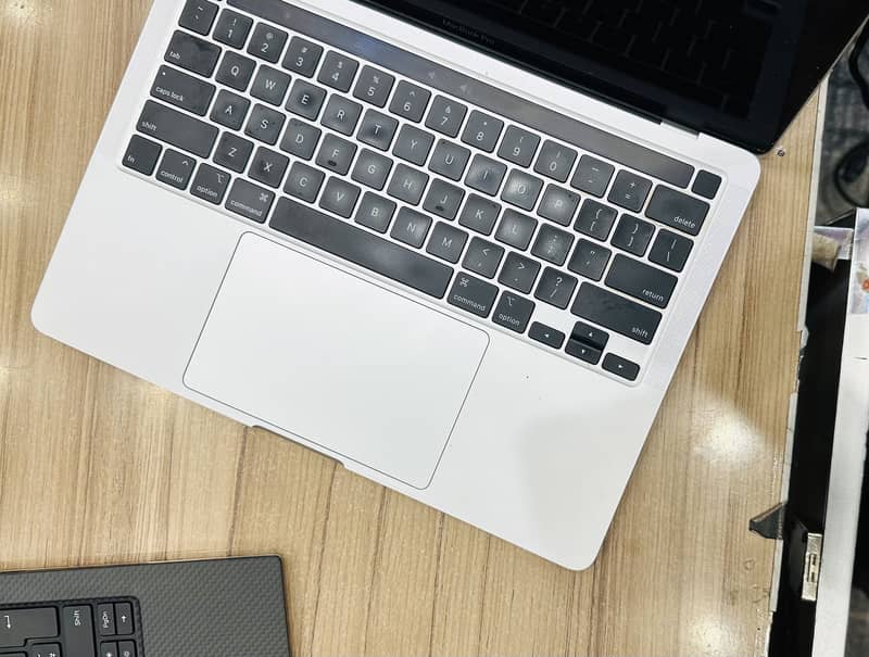 Macbook 0