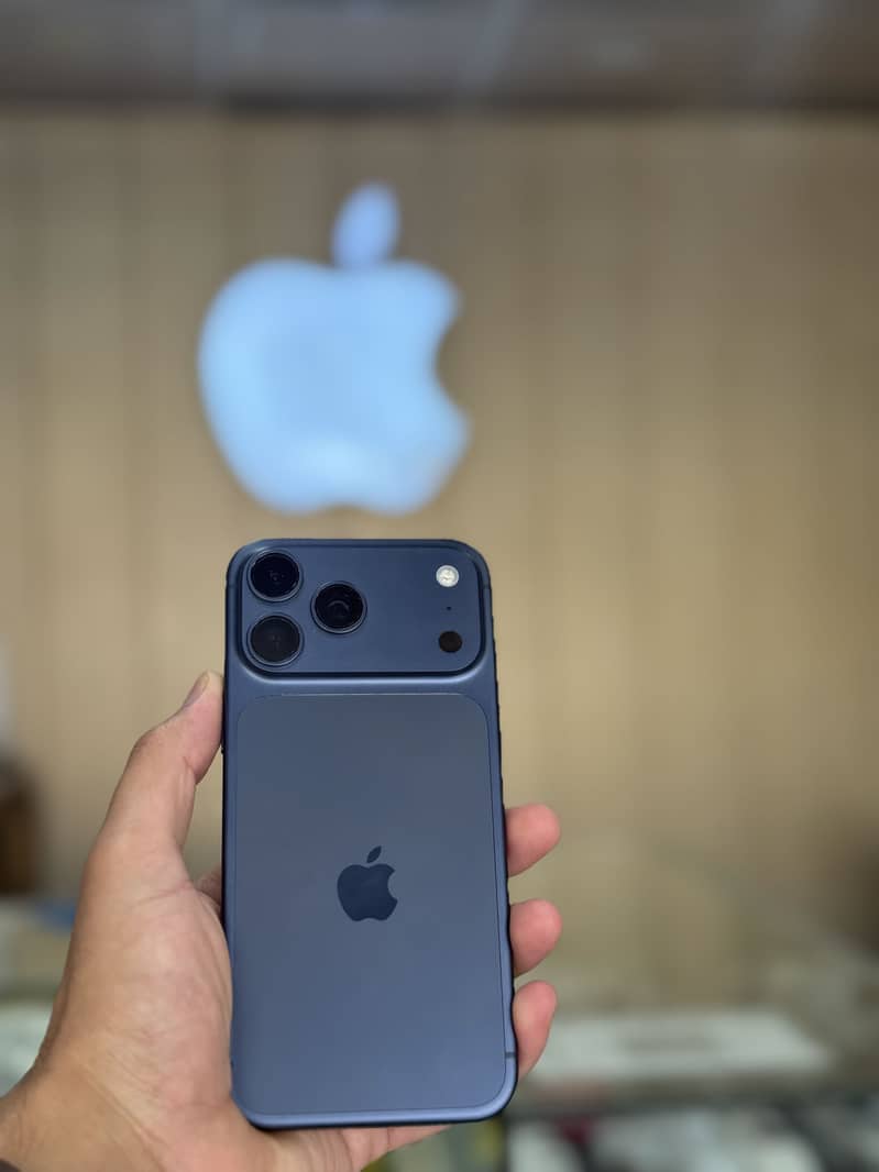 iPhone 17 Pro Max 1