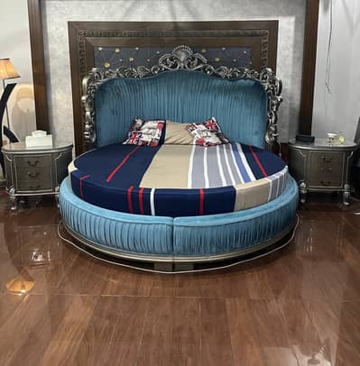 Round Bed with Mattress