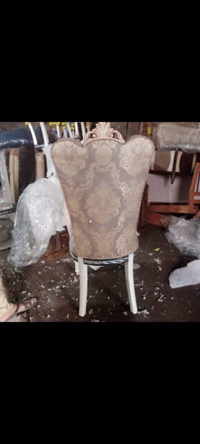 EIGHT chairs dining