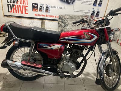 all ok bike ha koi masla nahi ha bio matric available ha