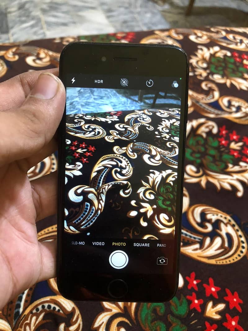 Apple iPhone 7 0