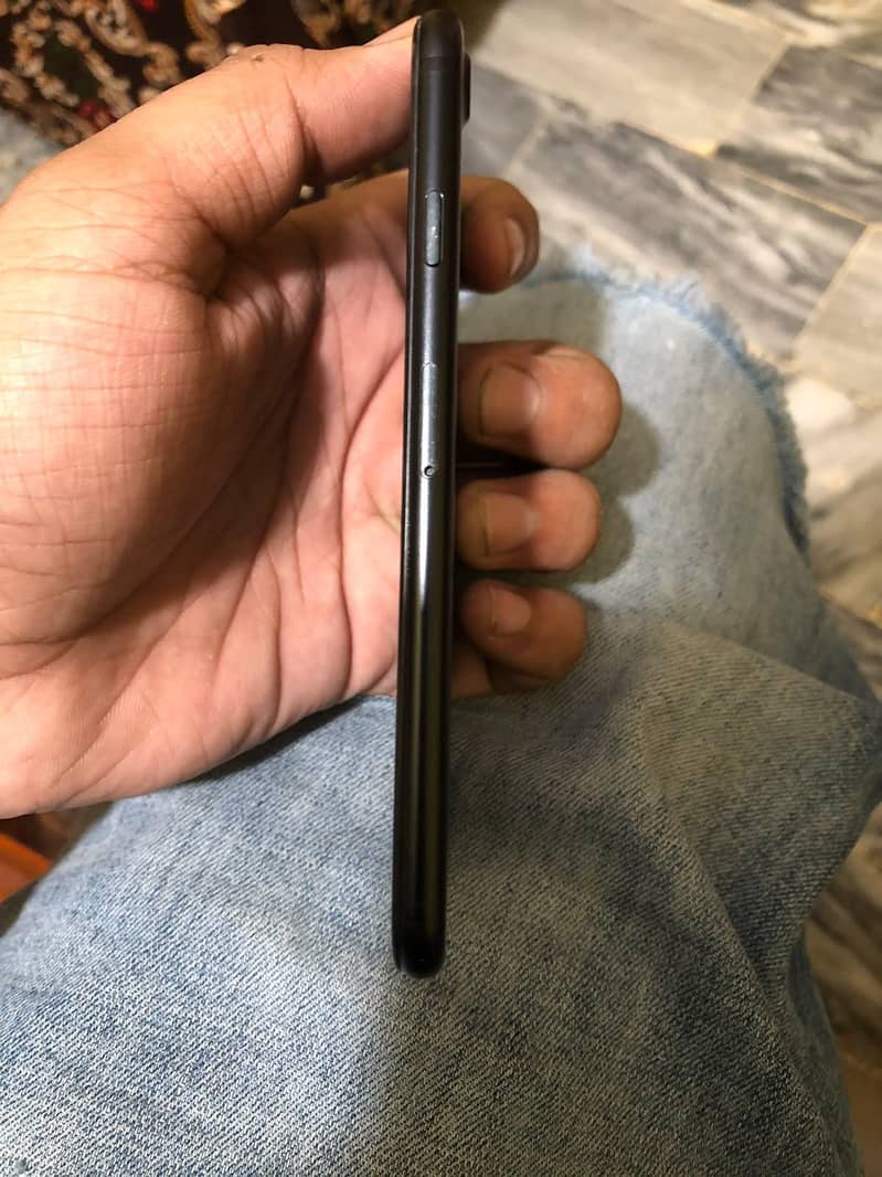 Apple iPhone 7 1