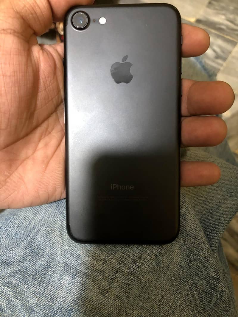 Apple iPhone 7 2